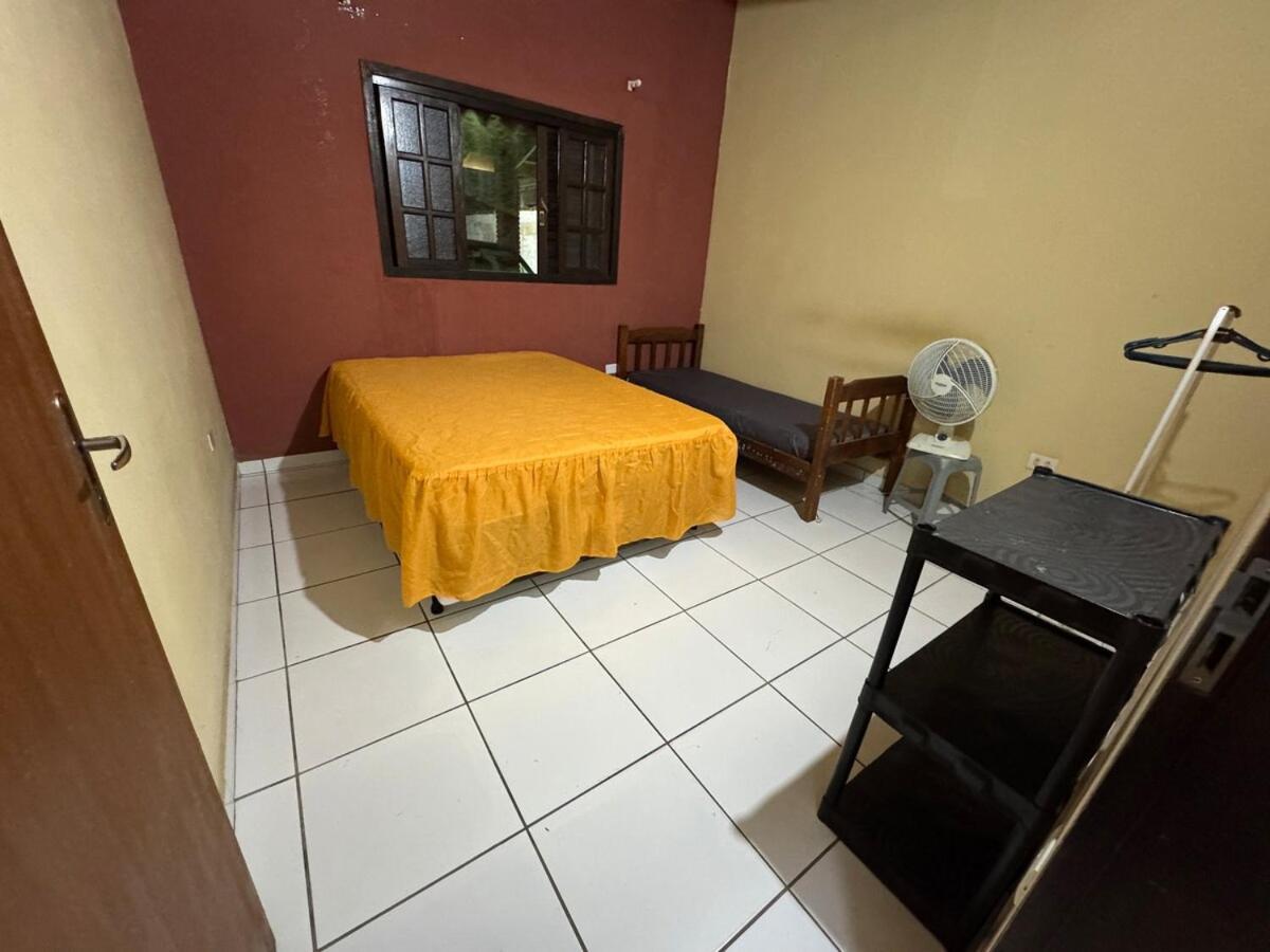 Casa de férias House In Large And Spacious *