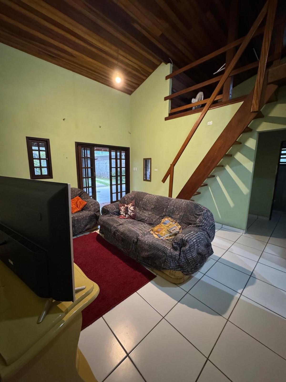 House In Large And Spacious Casa de férias *
