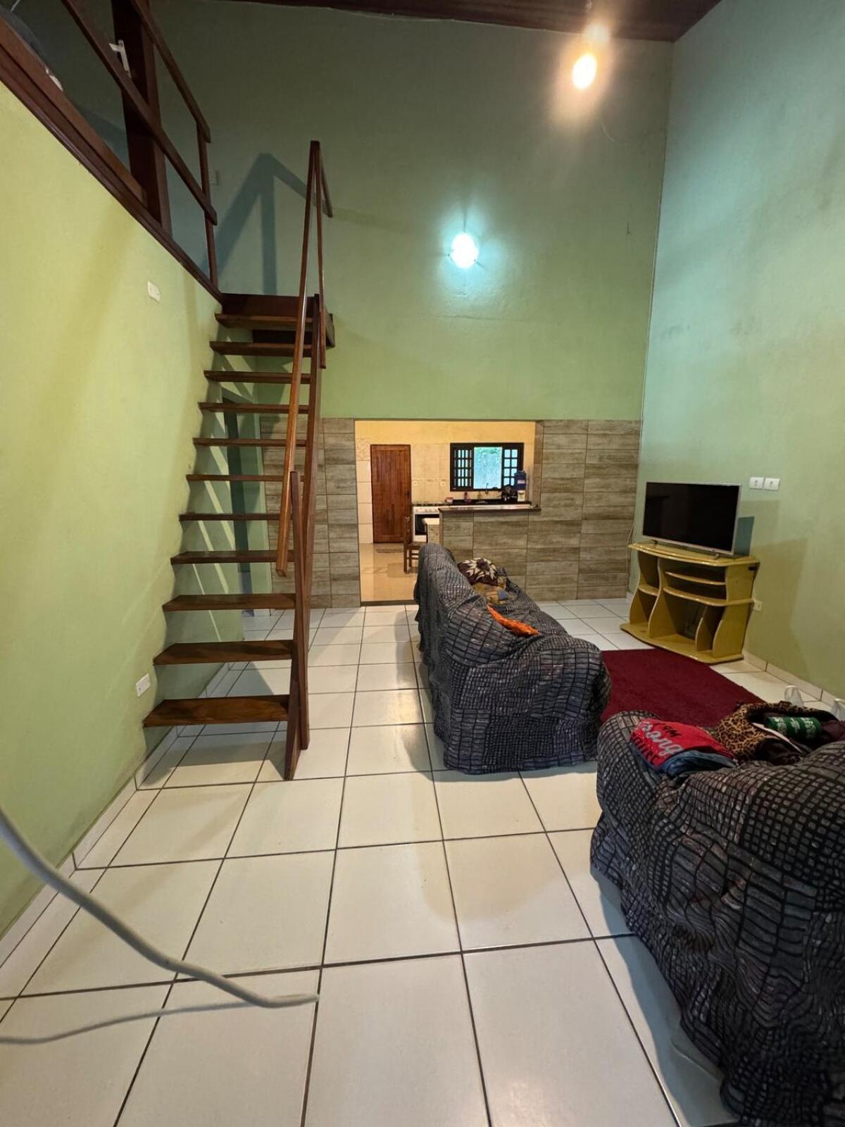 Casa de férias House In Large And Spacious *
